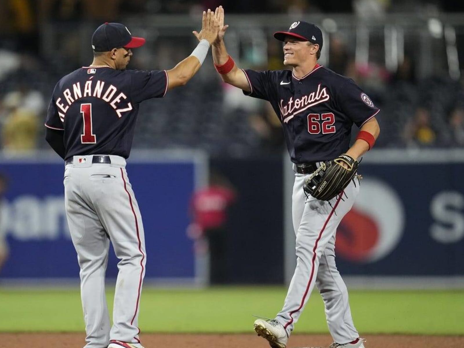 Josh Hader struggles in 9th again vs. Nationals