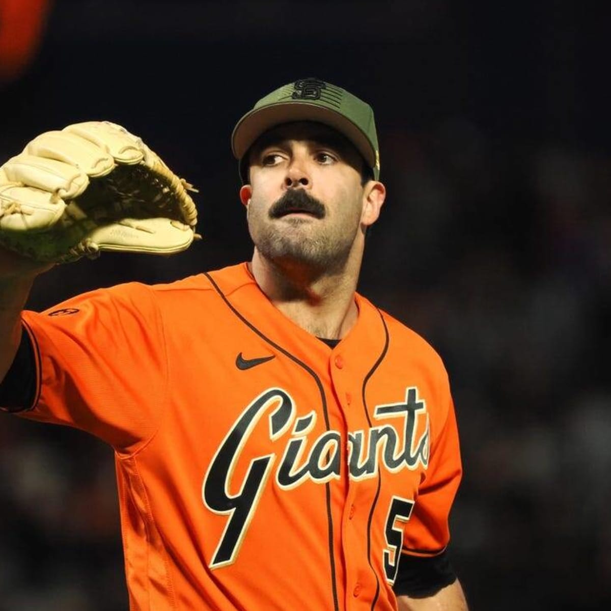 Opener between Giants, Brewers all about bullpens