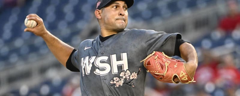 Blue Jays reportedly sign right-handed pitcher Paolo Espino