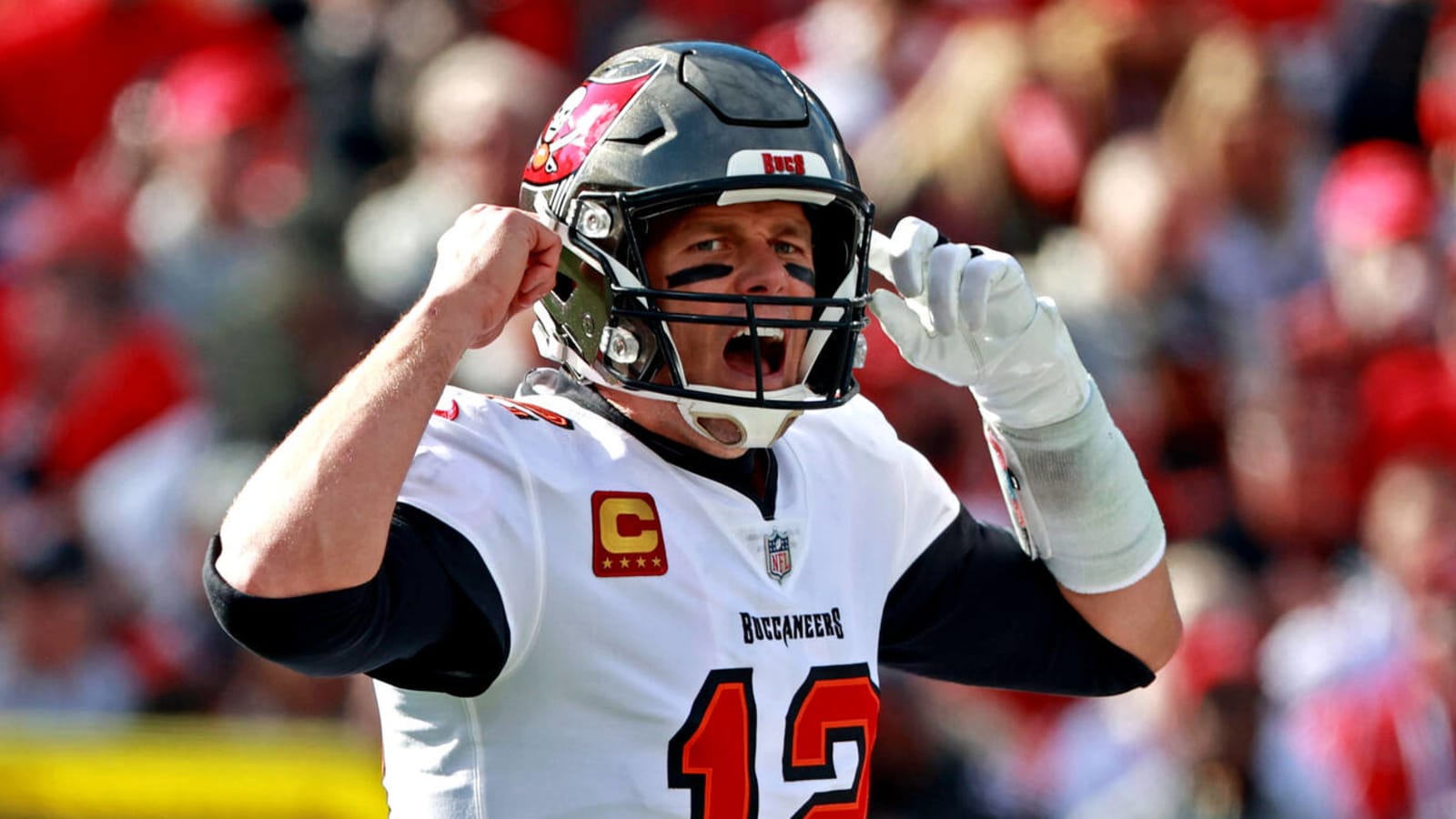 Bucs 'going to leave the light on' for Tom Brady
