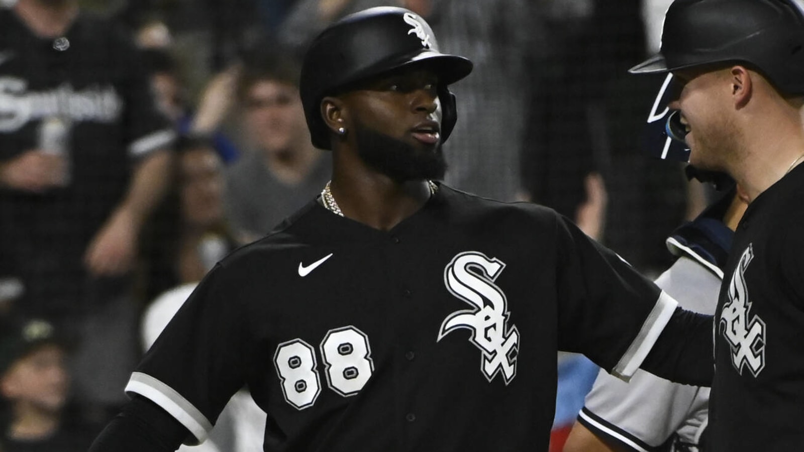 White Sox place OF Luis Robert on COVID-19-related IL