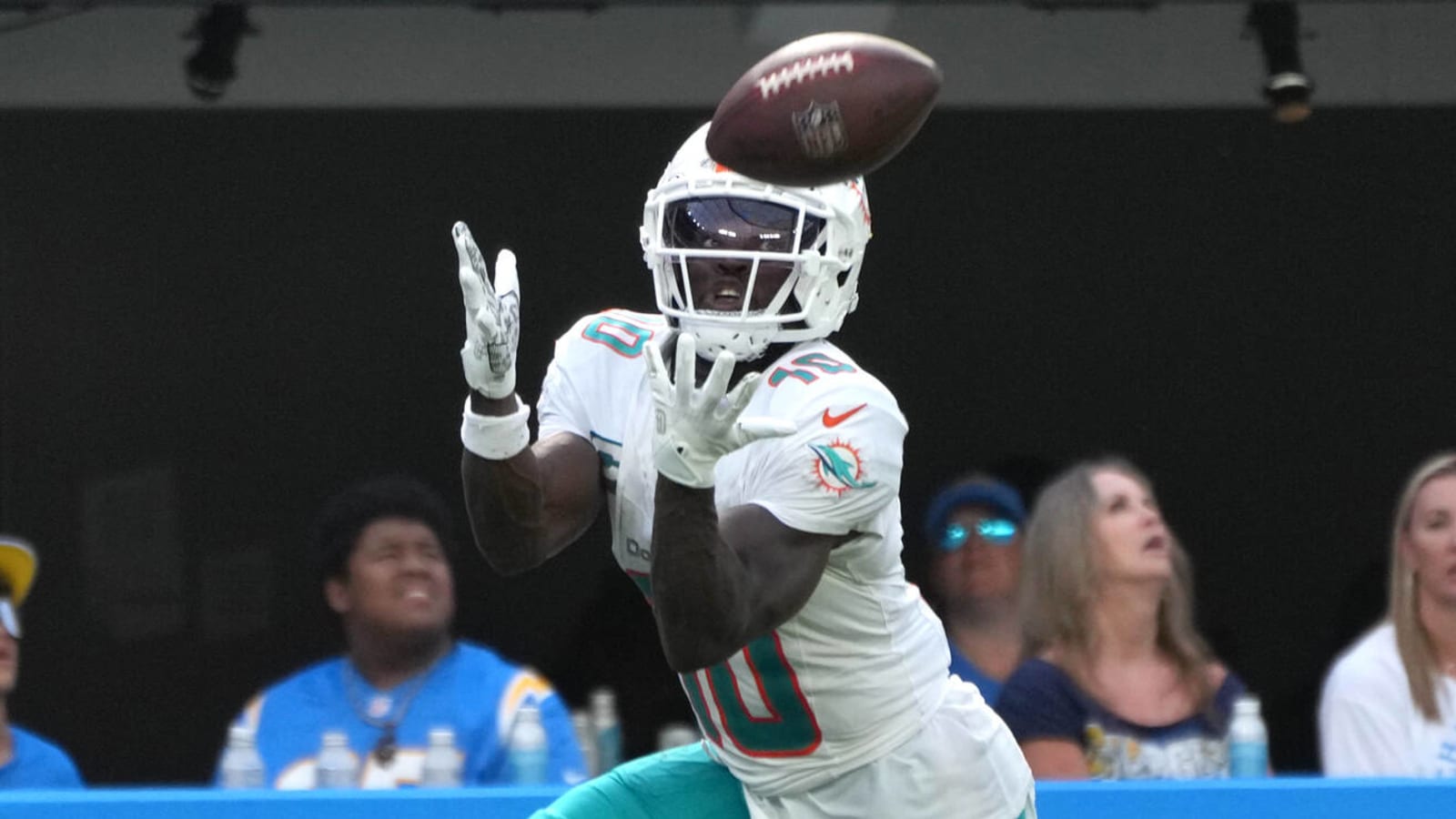 Tyreek Hill reacts to Dolphins trade for Chase Claypool