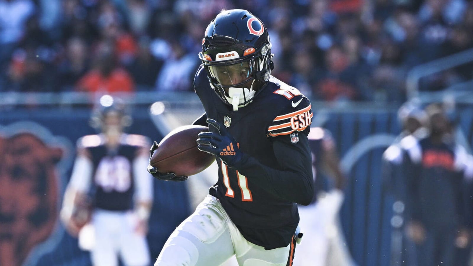 Bears WR expresses desire to stay with team