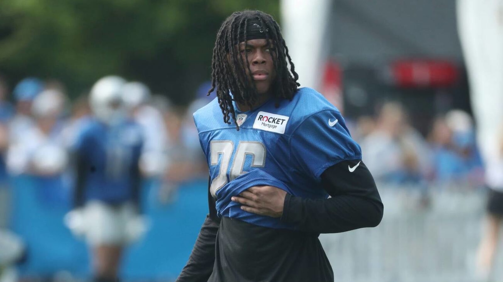 Lions rookie Jahmyr Gibbs stuns with stellar move at training camp