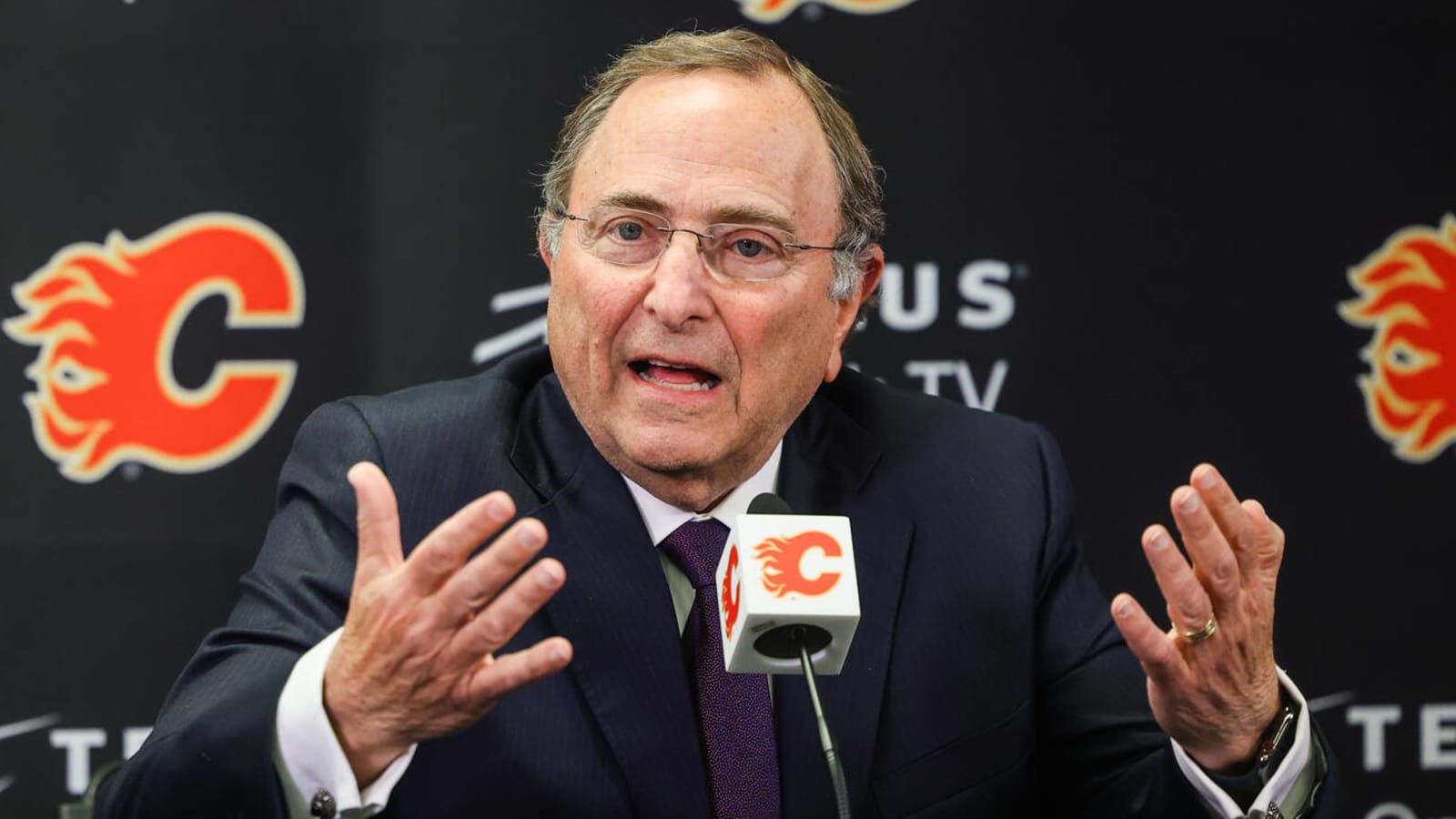 NHL commissioner offers update on Coyotes' arena situation