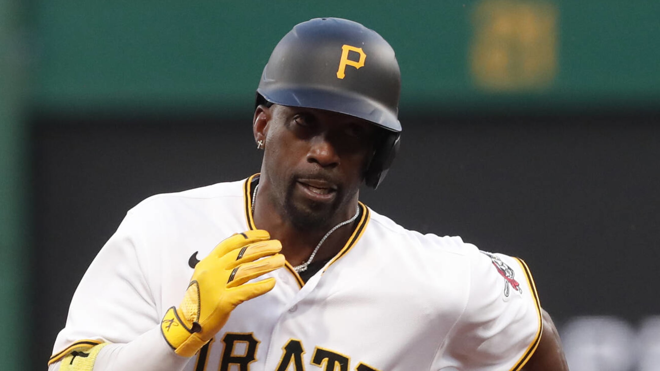 Andrew McCutchen records career hit 2,000 in Pirates-Mets game