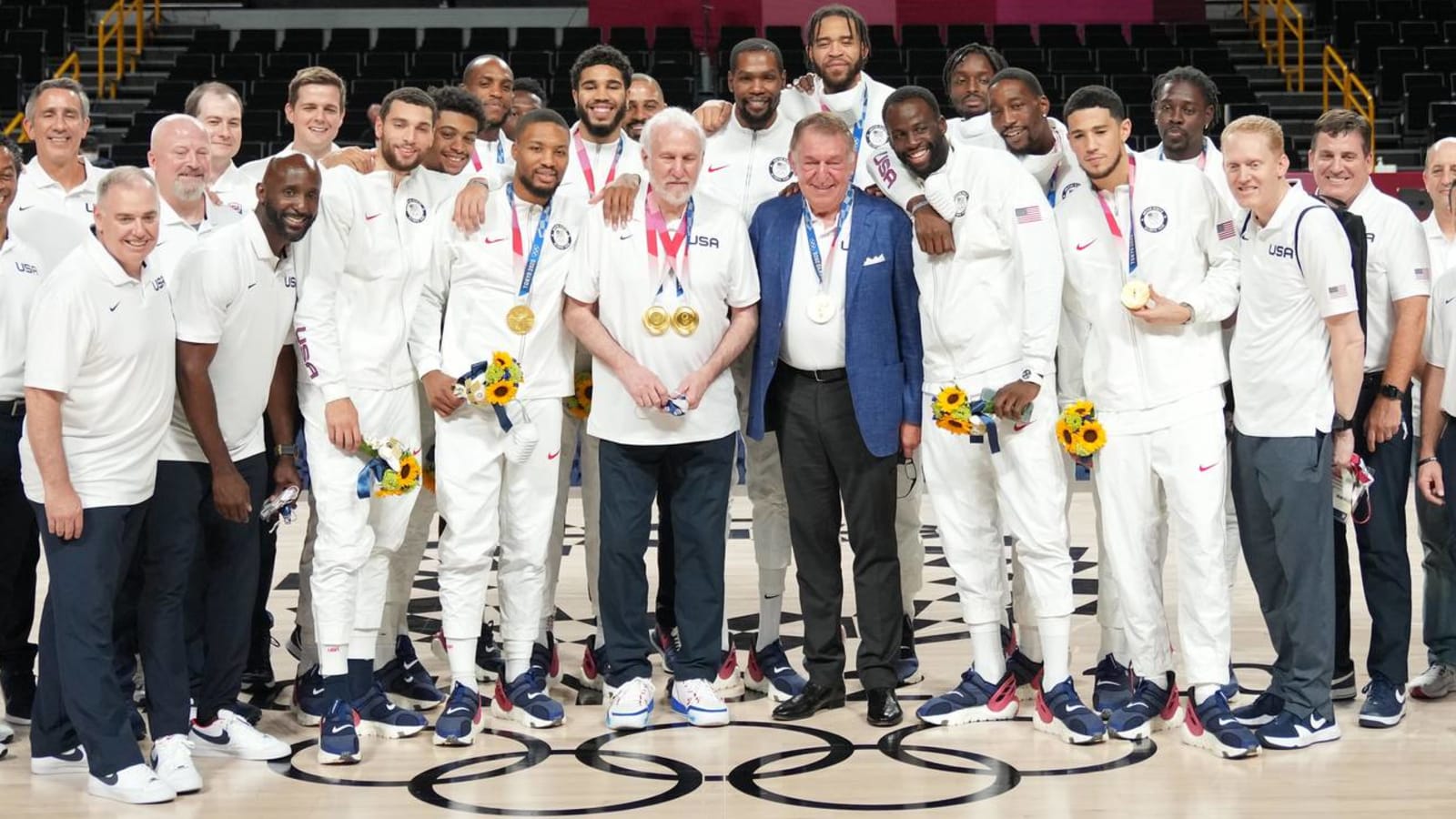 Popovich had cool moment with Team USA during medal ceremony