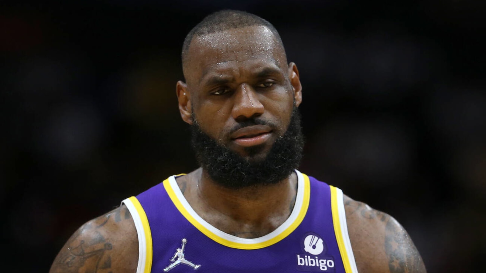 Report: Lakers' LeBron James likely to sit out rest of season