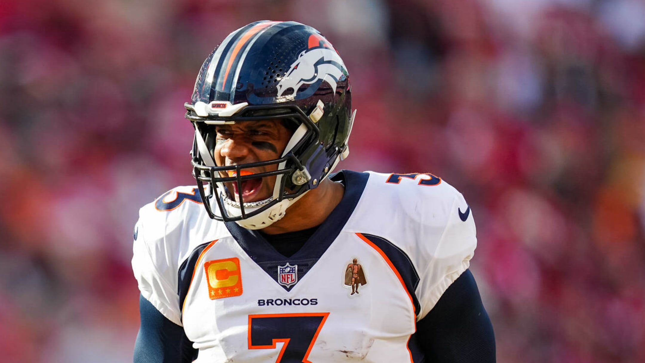 Broncos' Russell Wilson Reportedly Playing Through Rough Injury