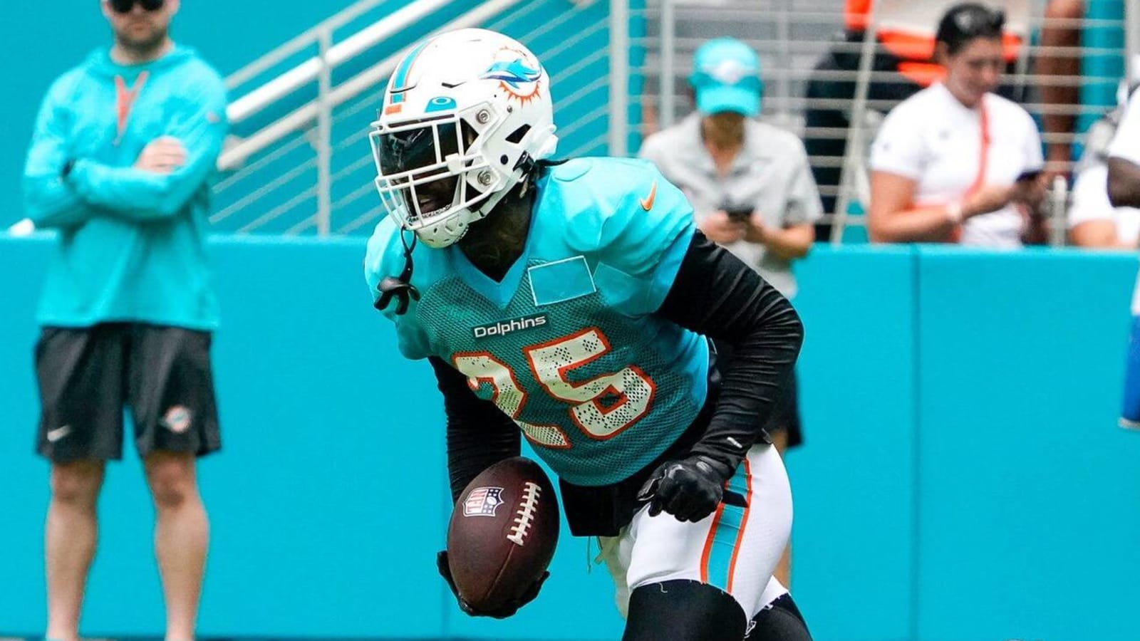 Dolphins to release four-time Pro Bowl CB