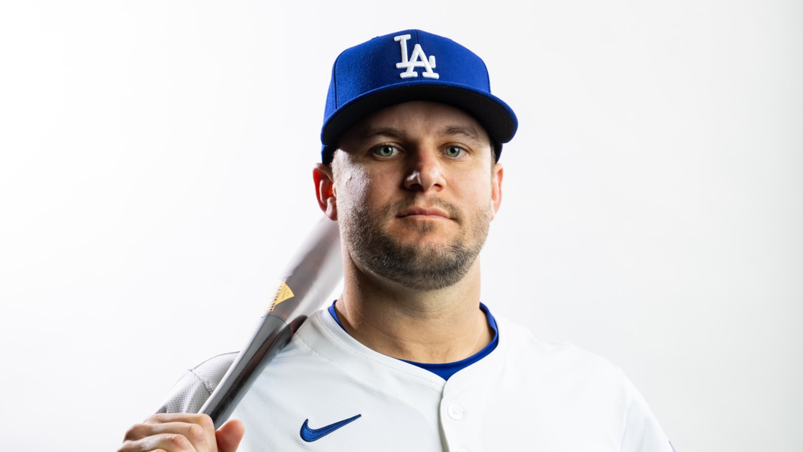 Dodgers Re-Sign Chris Okey To Minor League Deal