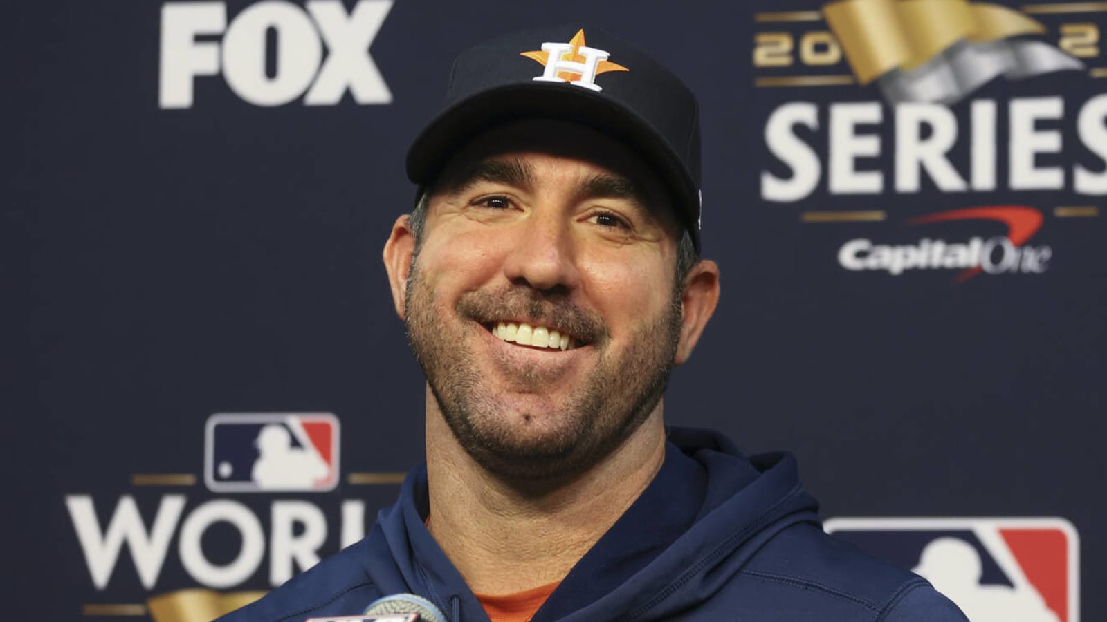 Justin Verlander has moment with Phillies fan who gave him middle finger