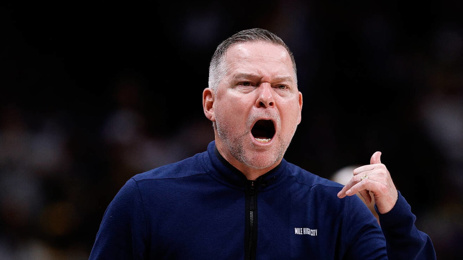 Nuggets HC Michael Malone completely goes off on referee