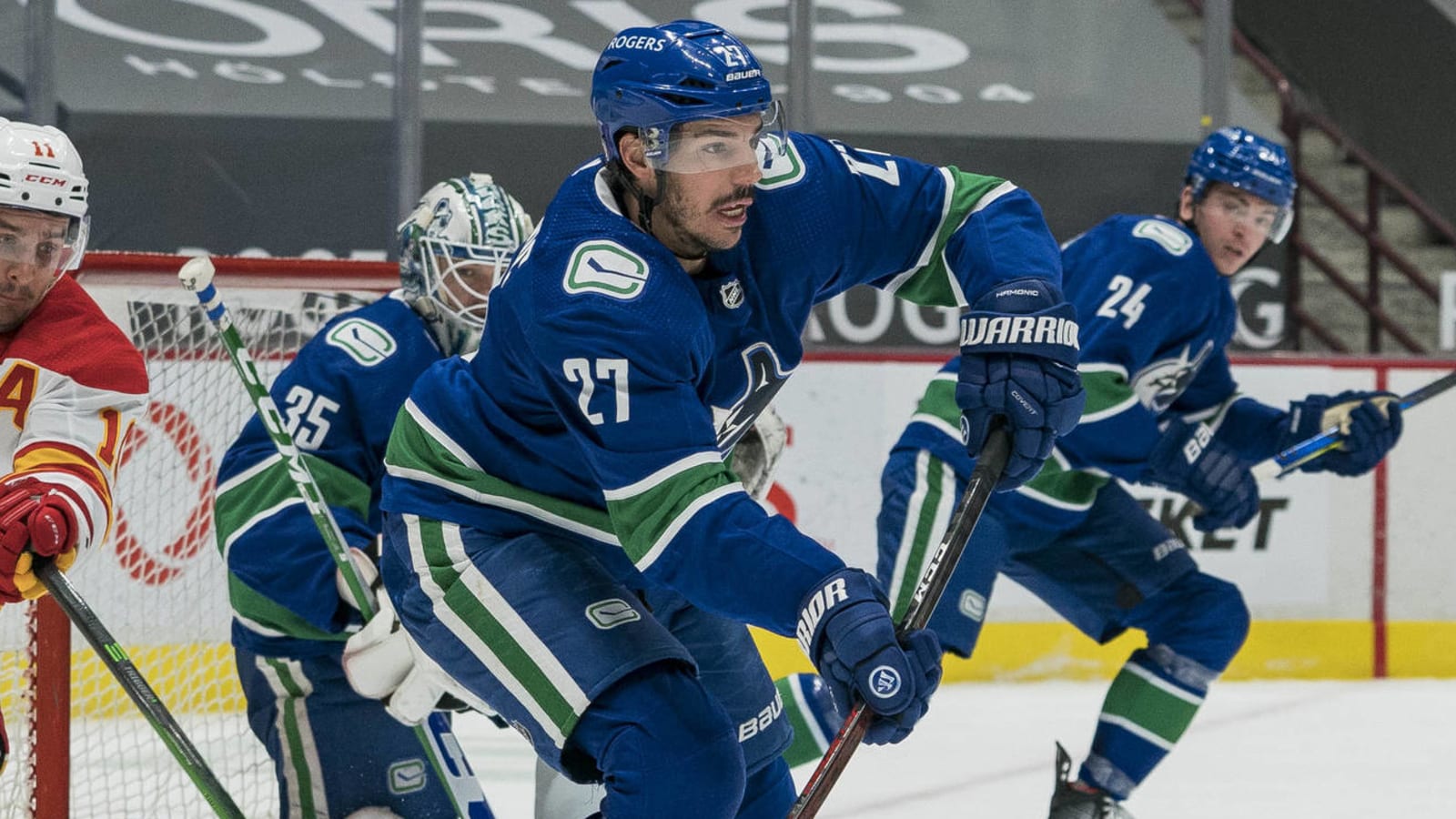 Canucks recall Travis Hamonic