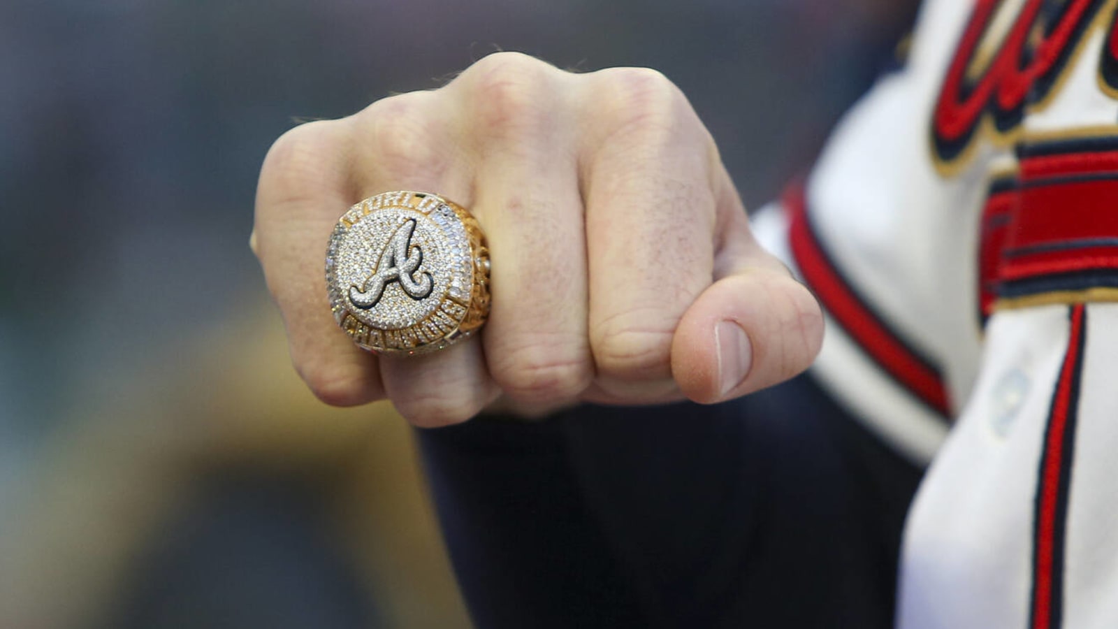 Braves' World Series rings include tributes to Hank Aaron