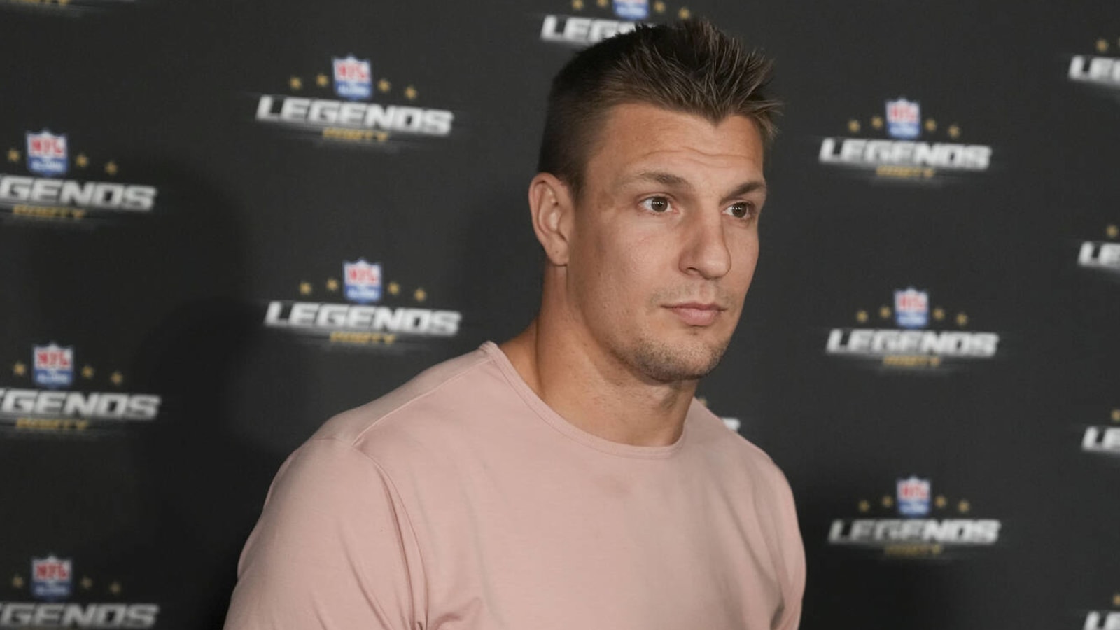 Rob Gronkowski reportedly discussed second unretirement with Buccaneers