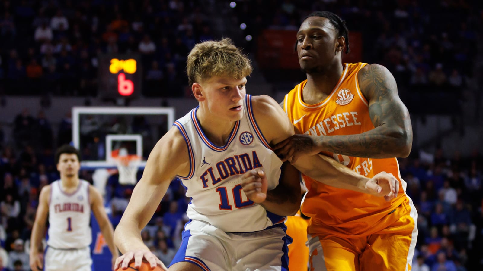 No. 8 Florida hands No. 1 Tennessee first defeat in blowout