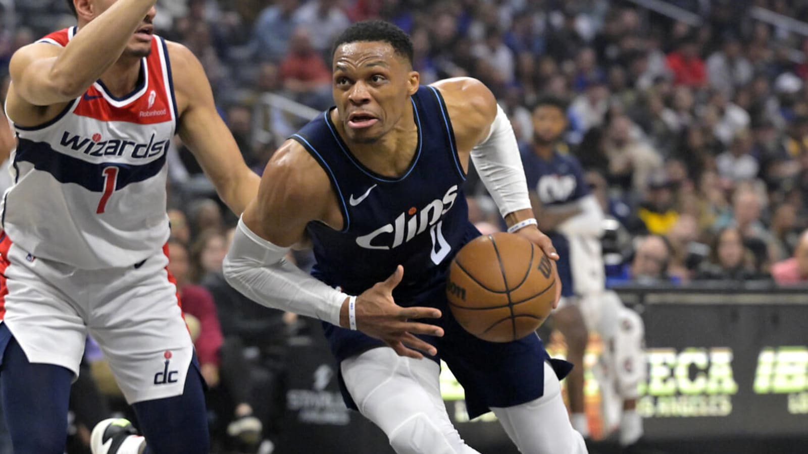 Clippers' Russell Westbrook suffers left hand fracture