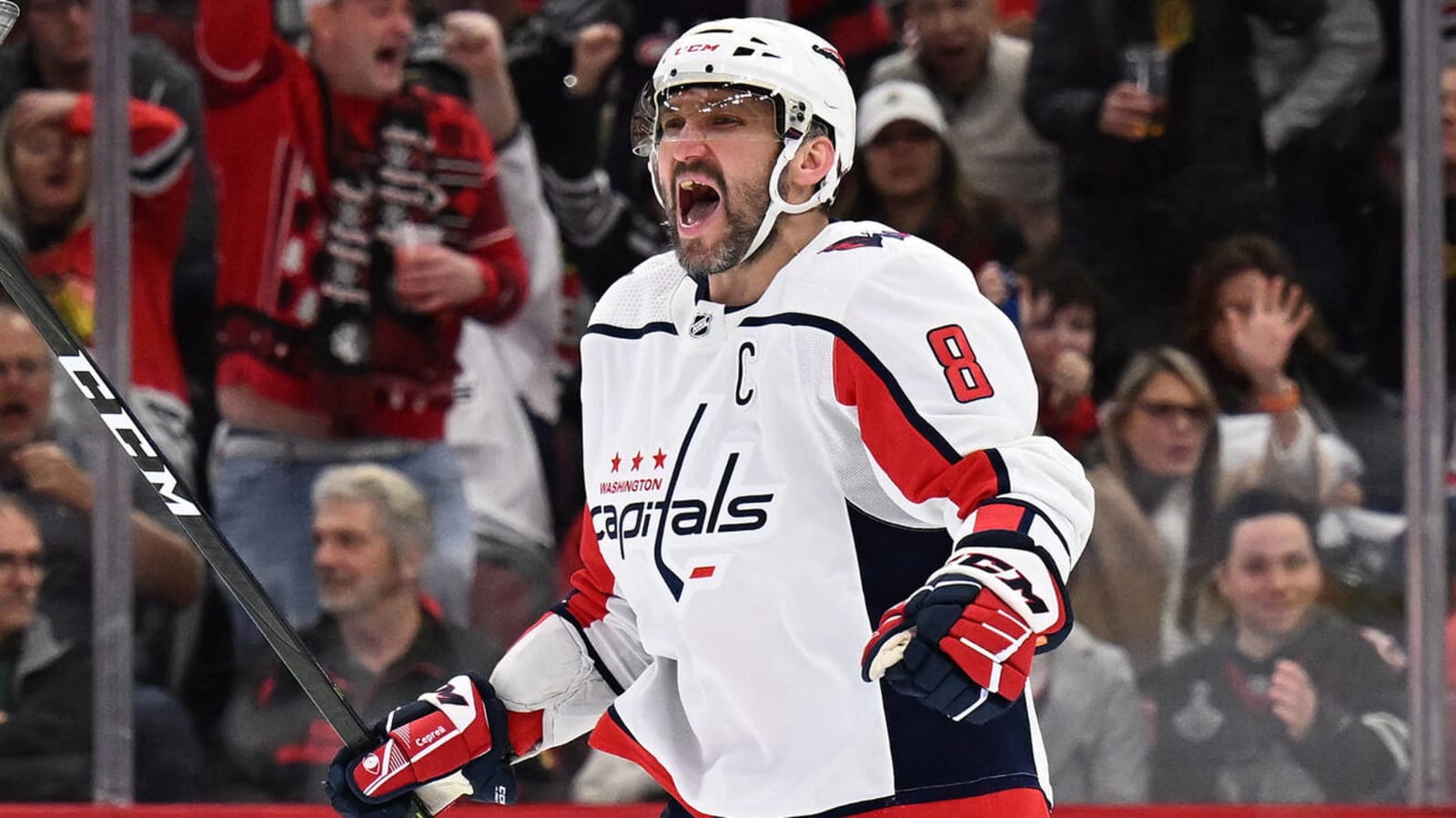 Alex Ovechkin scores 800th NHL goal to complete hat trick