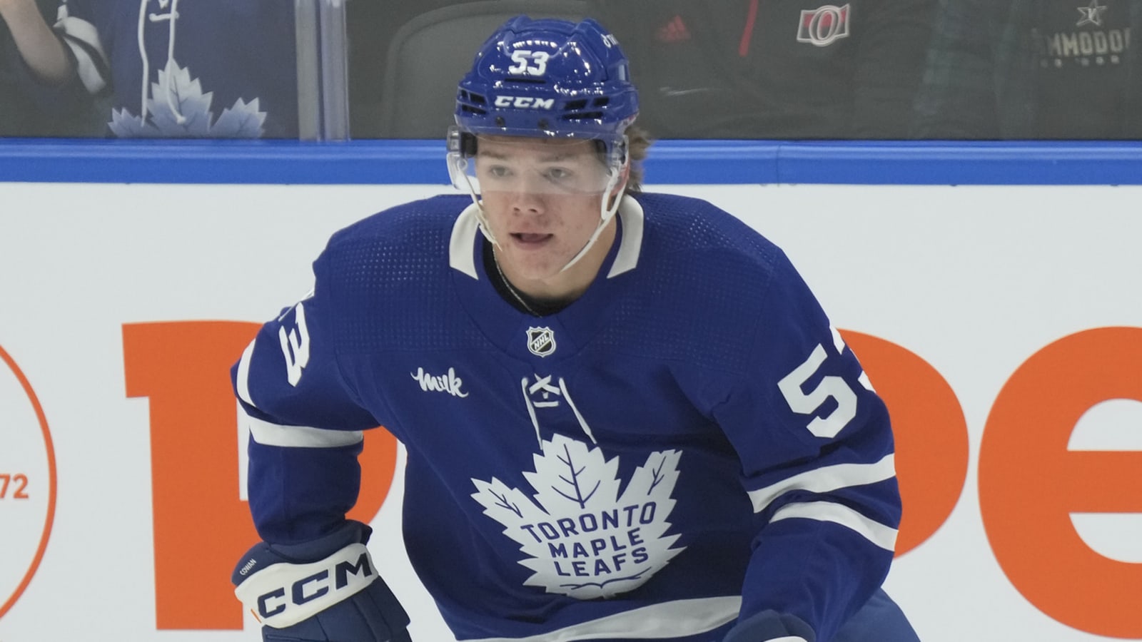 Toronto Maple Leafs top prospect Easton Cowan suffers scary injury