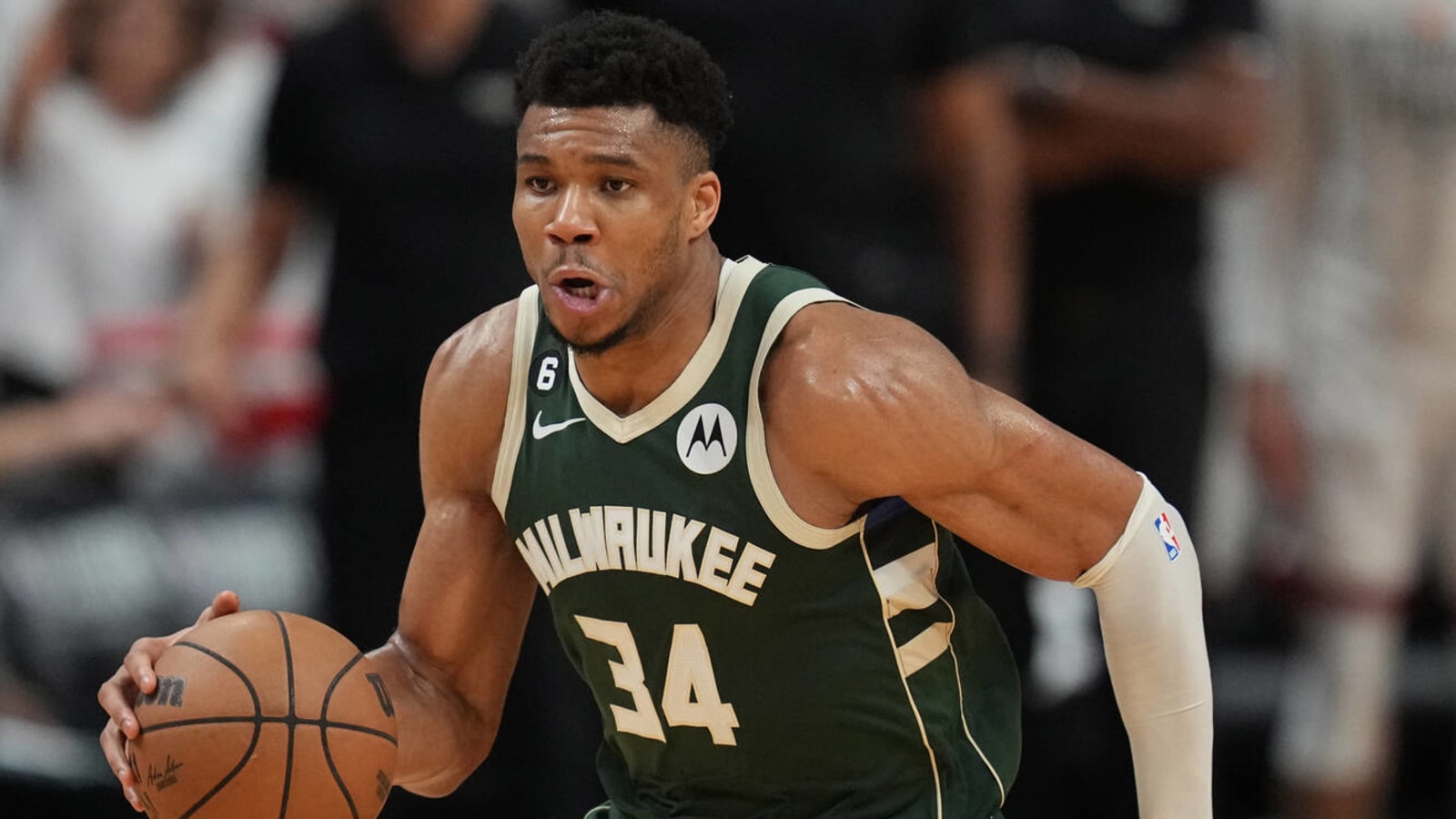 Giannis Antetokounmpo set to train with one all-time NBA legend