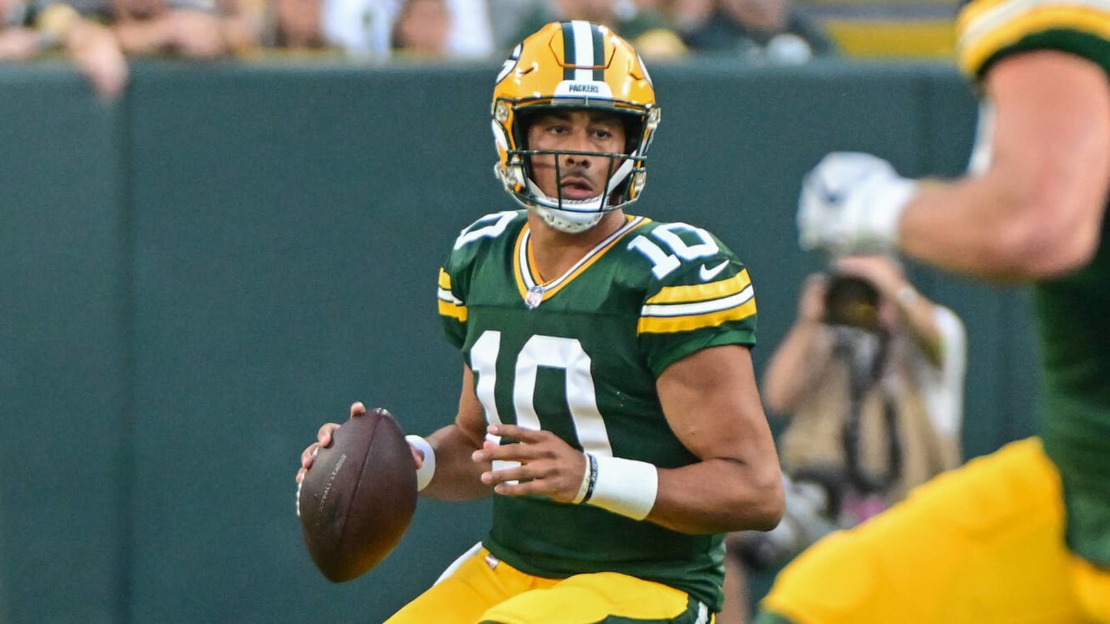 Source: Packers reach 1-year extension with QB Jordan Love - ESPN