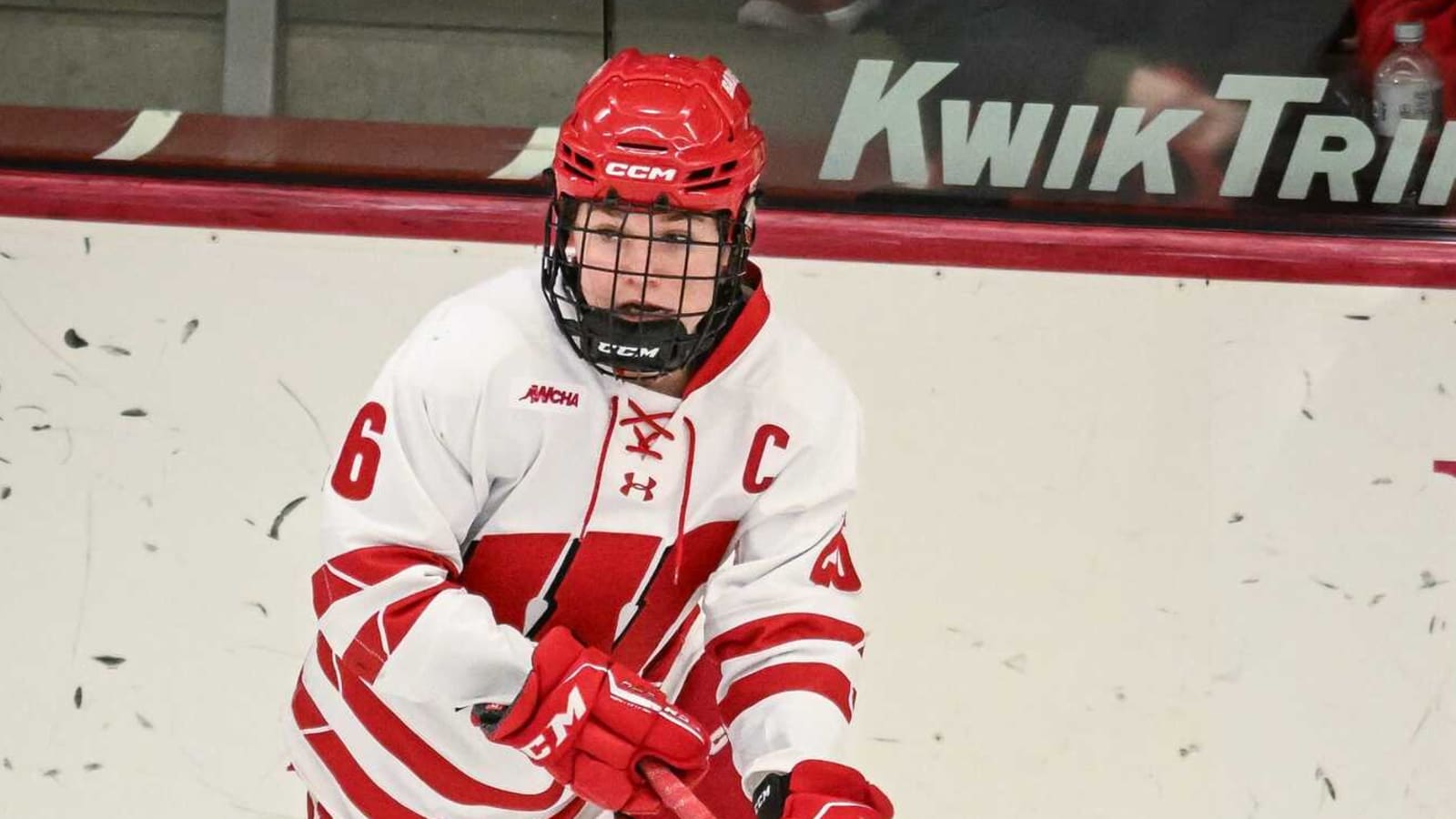Wisconsin Women&#39;s Hockey: Casey O&#39;Brien Wins National Player of the Year