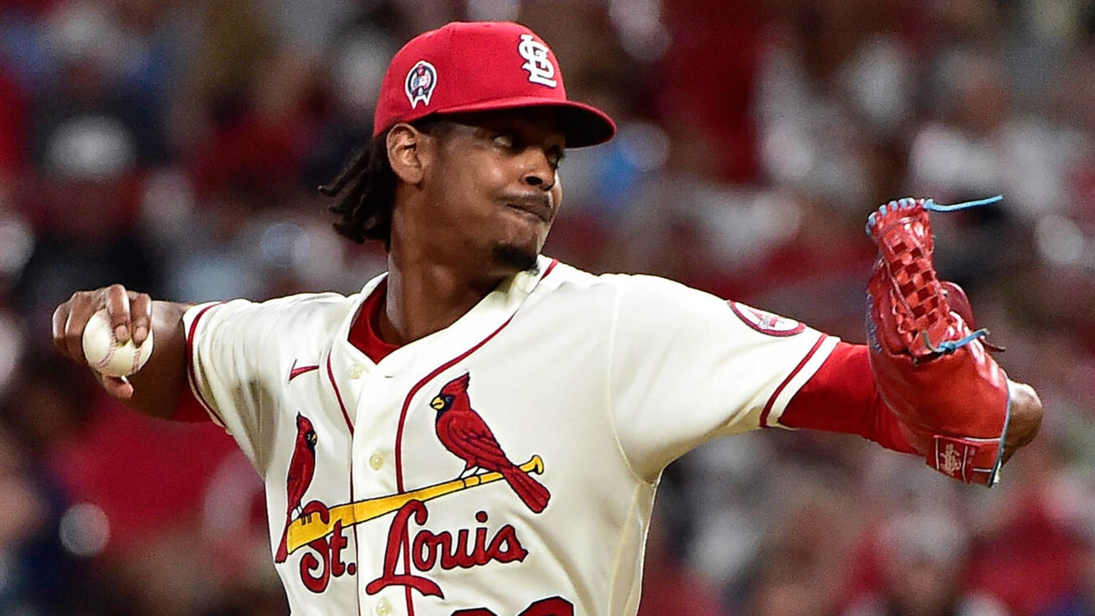 Alex Reyes non-tendered by Cardinals