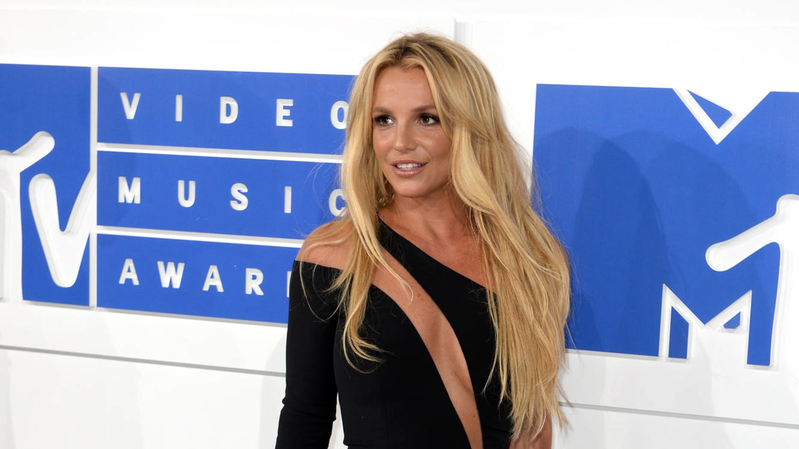 Britney Spears slams paparazzi following her in Maui: 'It's rude and it's mean'