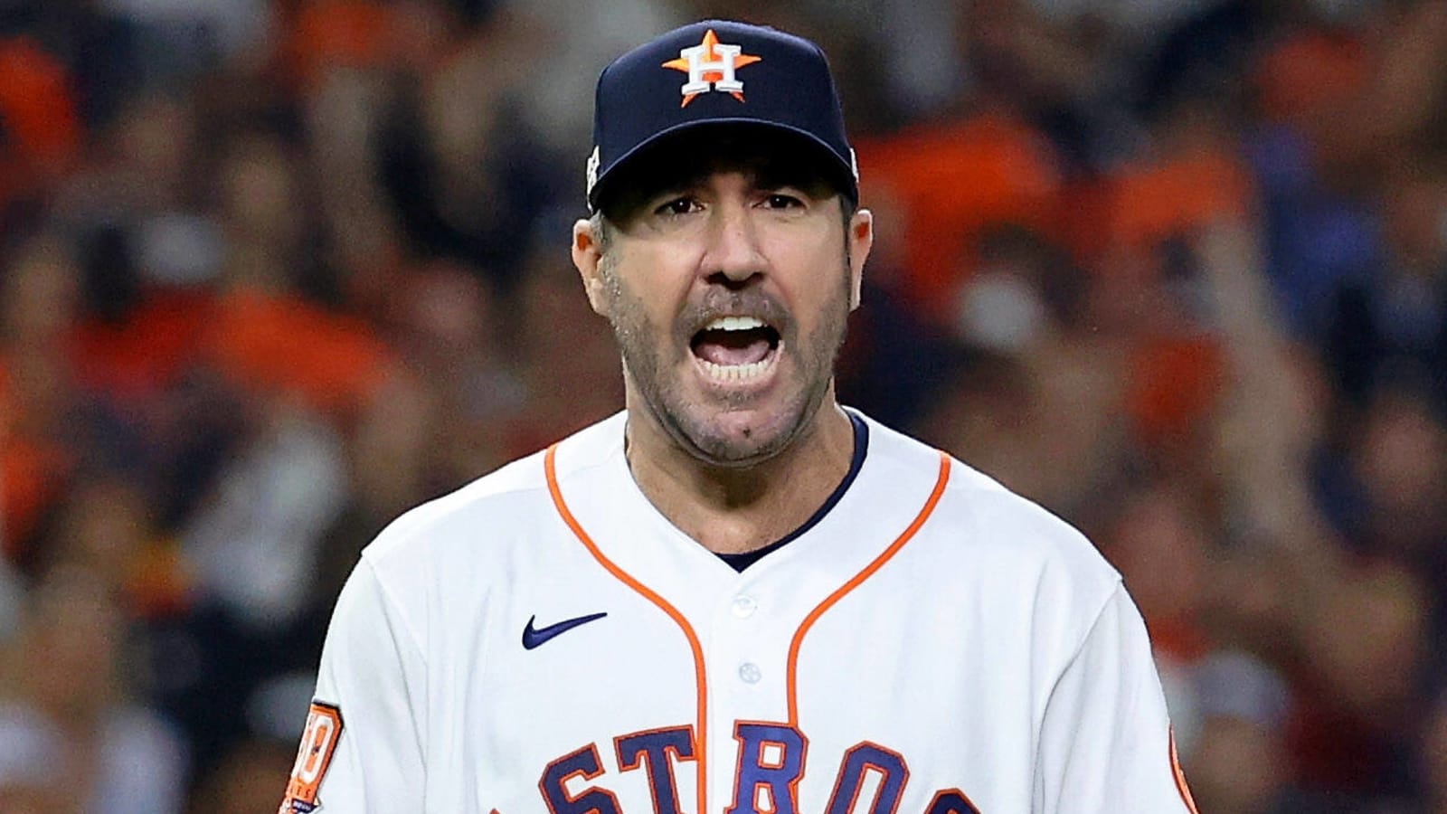 Last-minute deal sends Tigers' Justin Verlander to Houston