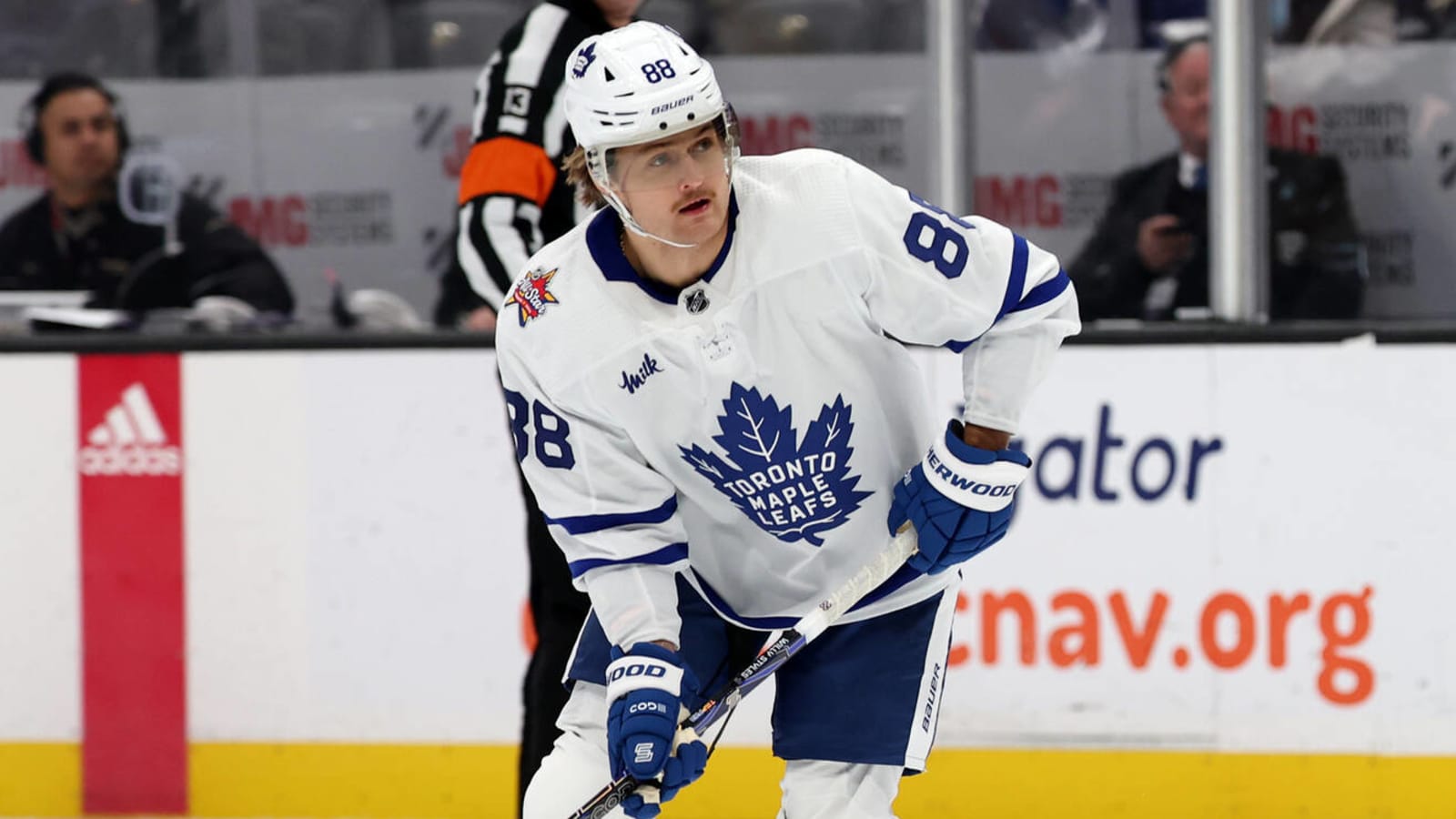 Maple Leafs officially sign Nylander to eight-year extension