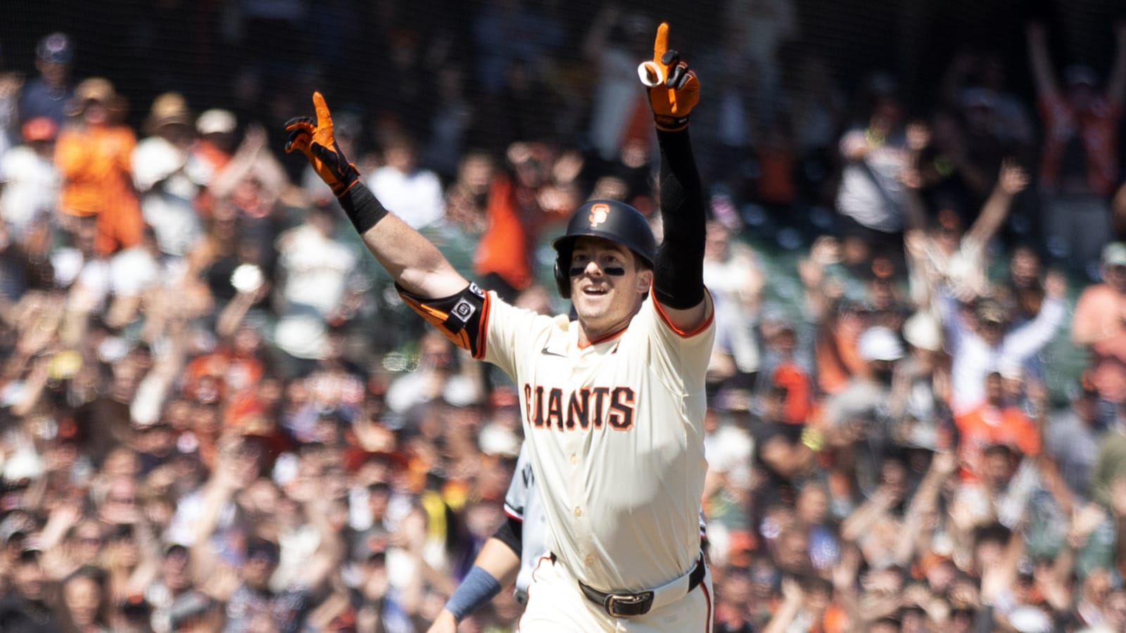 Watch: Giants win with walk-off Little League home run