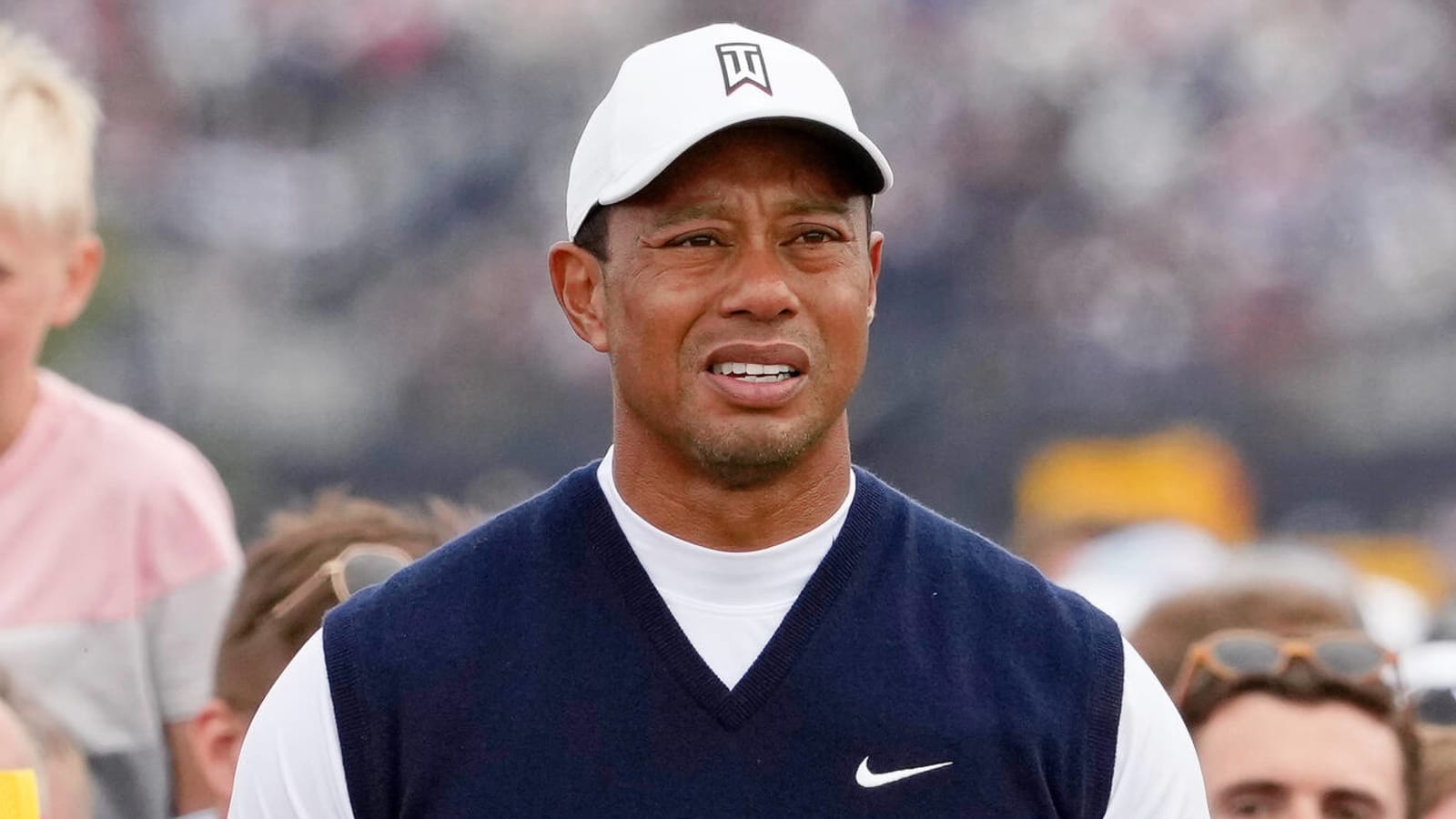 Report: Tiger to meet with PGA players about LIV situation