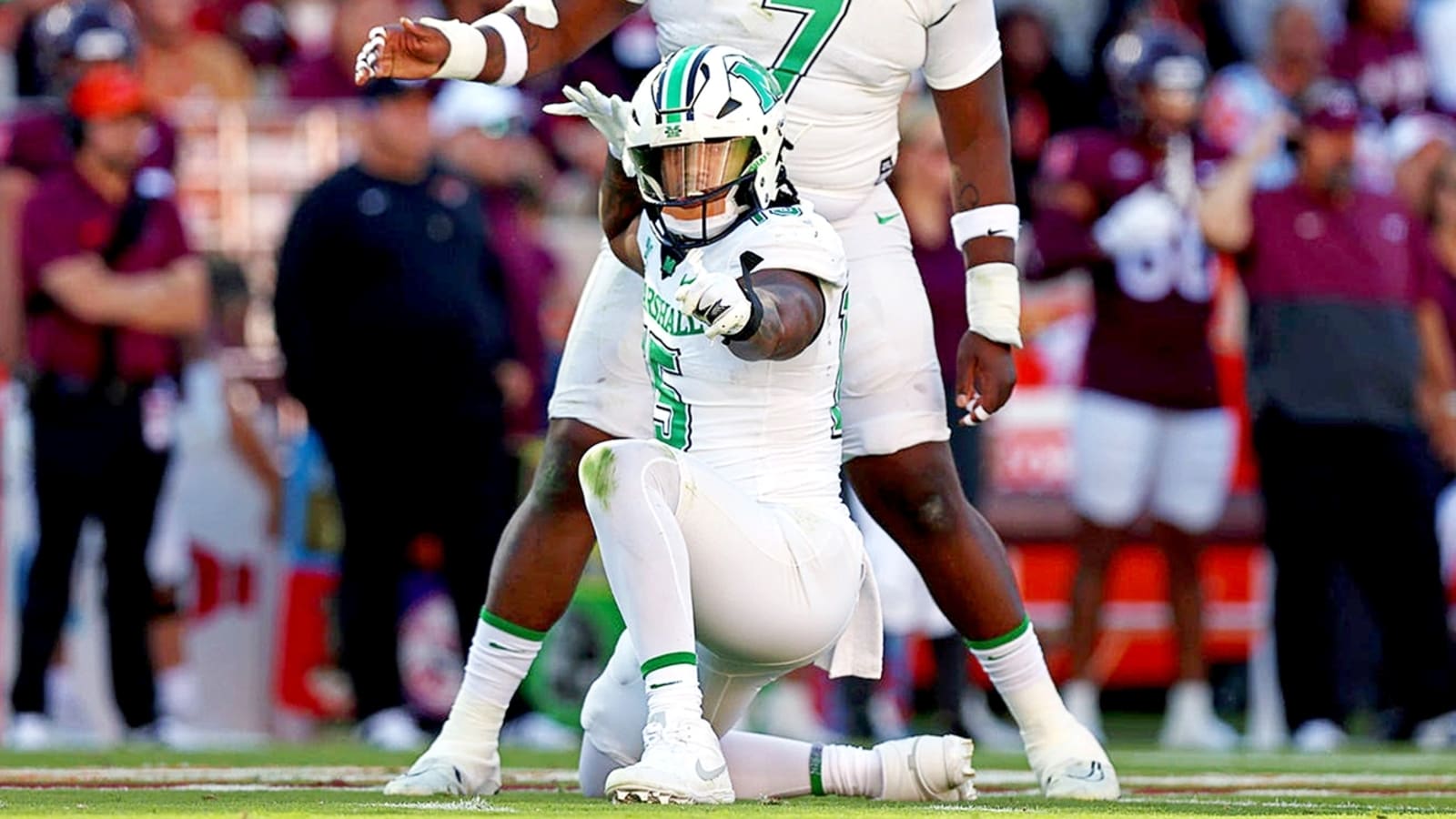 49ers select &#39;dominant pass-rushing prospect&#39; in latest Bucky Brooks mock draft