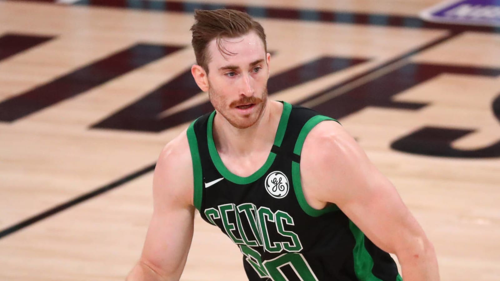 Watch: Gordon Hayward botched his Thanksgiving turkey