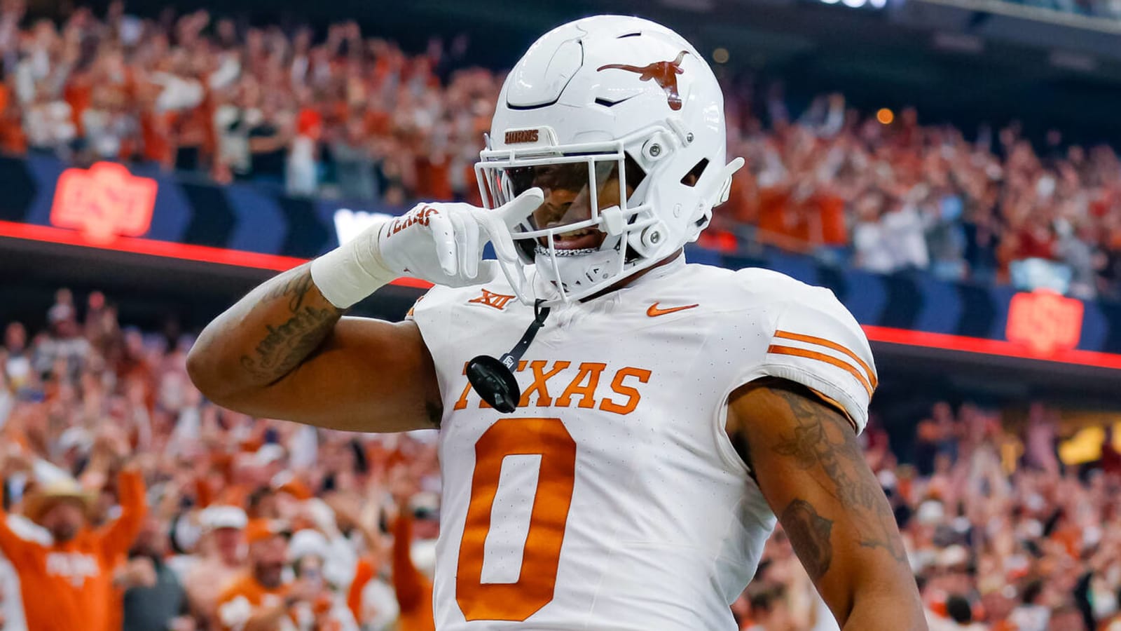 Watch: Texas pulls out trick play to take huge lead in Big 12 title game