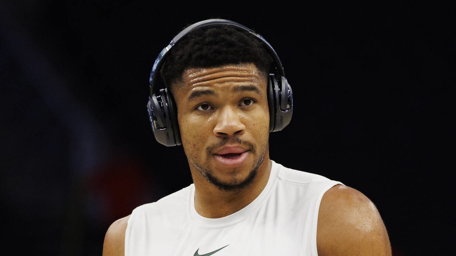 Giannis Antetokounmpo makes cryptic comment about 'phony' NBA players