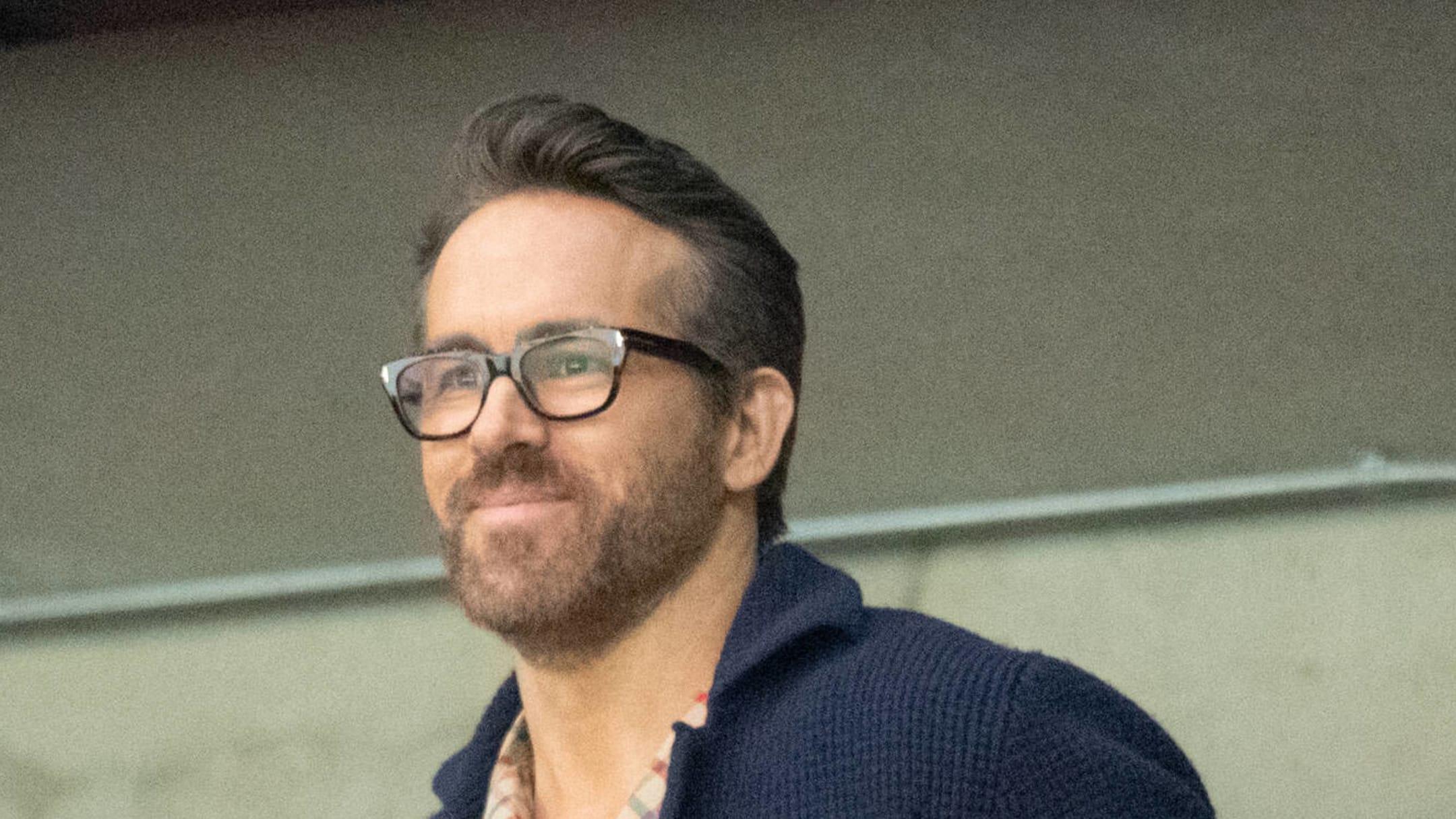 Ryan Reynolds, Snoop Dogg in mix to buy Ottawa's NHL team?