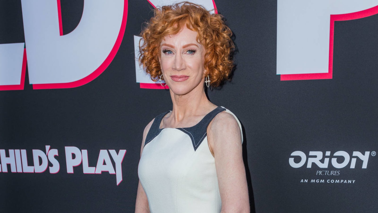 Kathy Griffin's dogs adorably greet her after surgery to remove cancerous lung