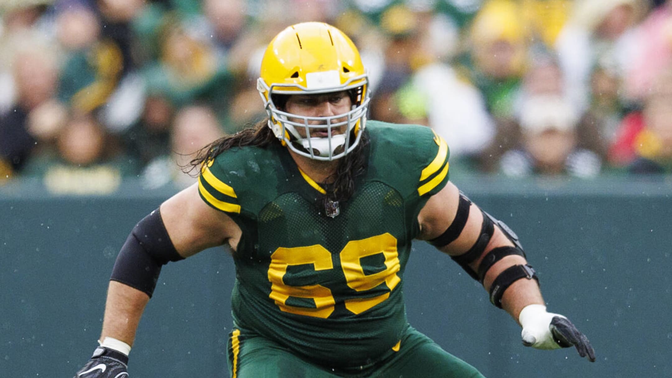 Packers place LT David Bakhtiari on injured reserve