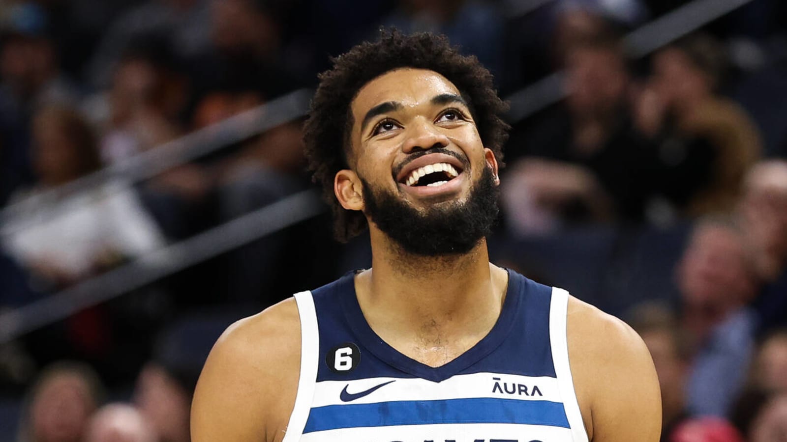 Knicks 'not pursuing' All-Star center