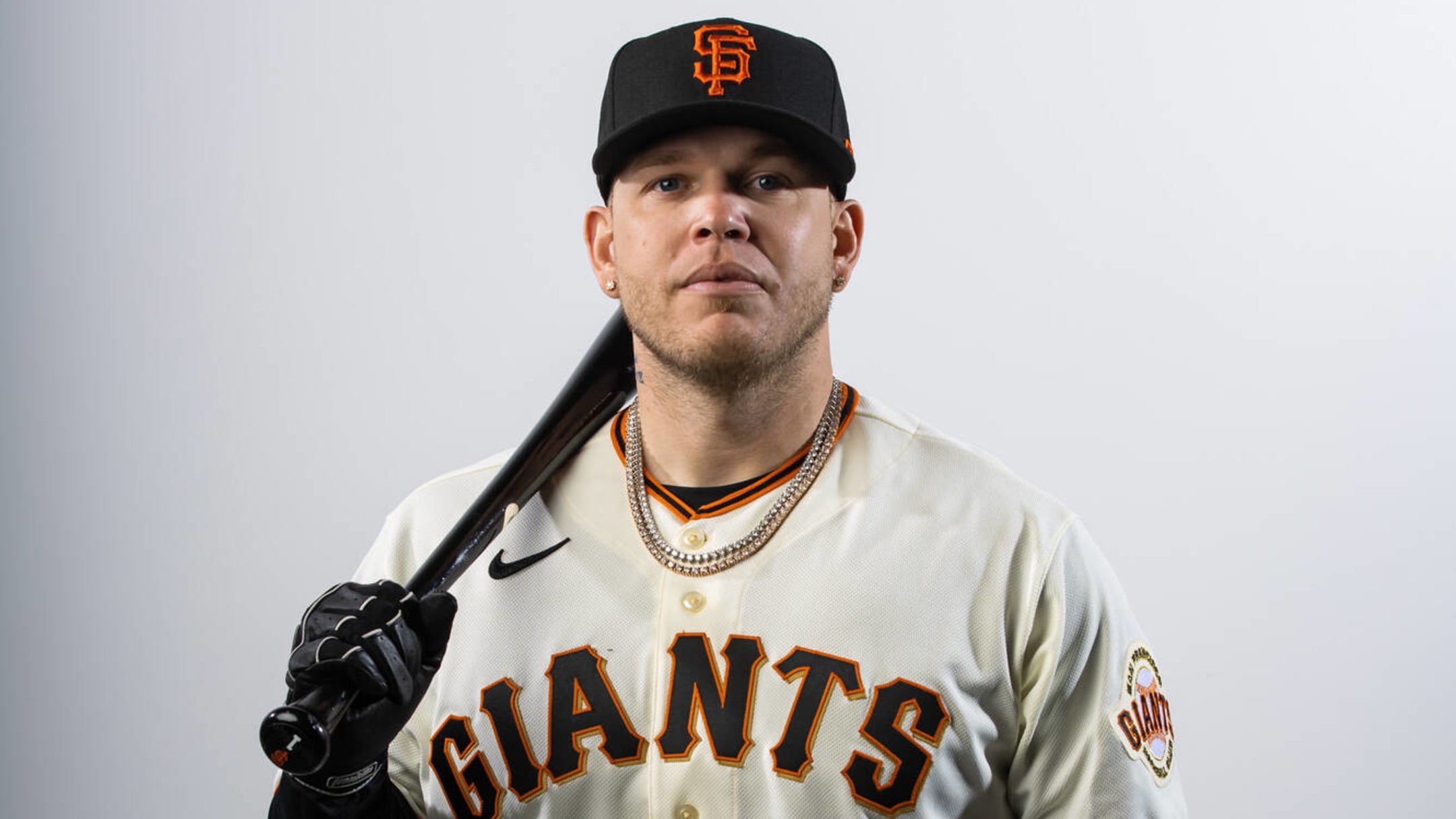 Two-time Gold Glove catcher to make Giants' Opening Day roster