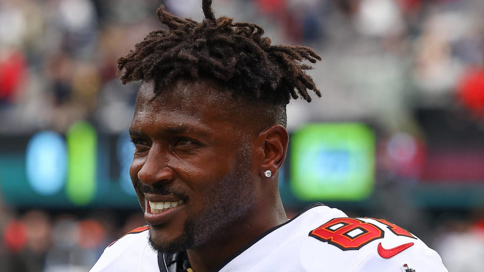 Buccaneers release Antonio Brown