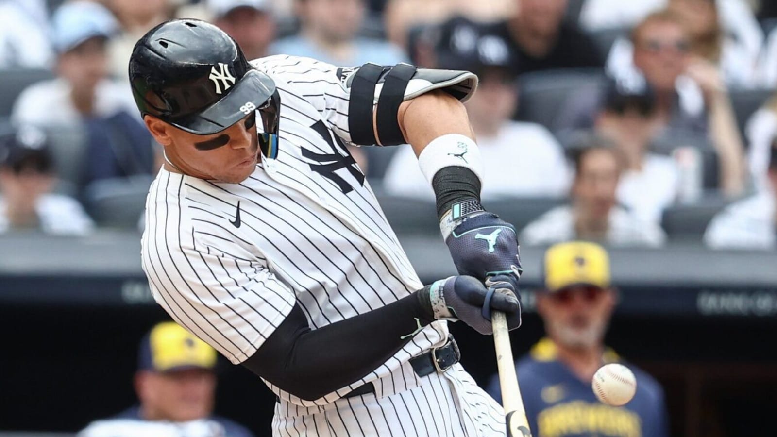 How the Yankees aren’t breaking any rules with their weird new bats