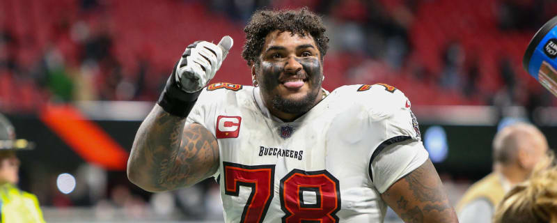 Buccaneers not close on extension with All-Pro tackle