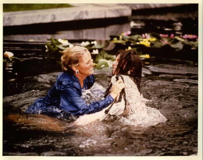 Alexis Colby vs. Krystle Carrington	('Dynasty')