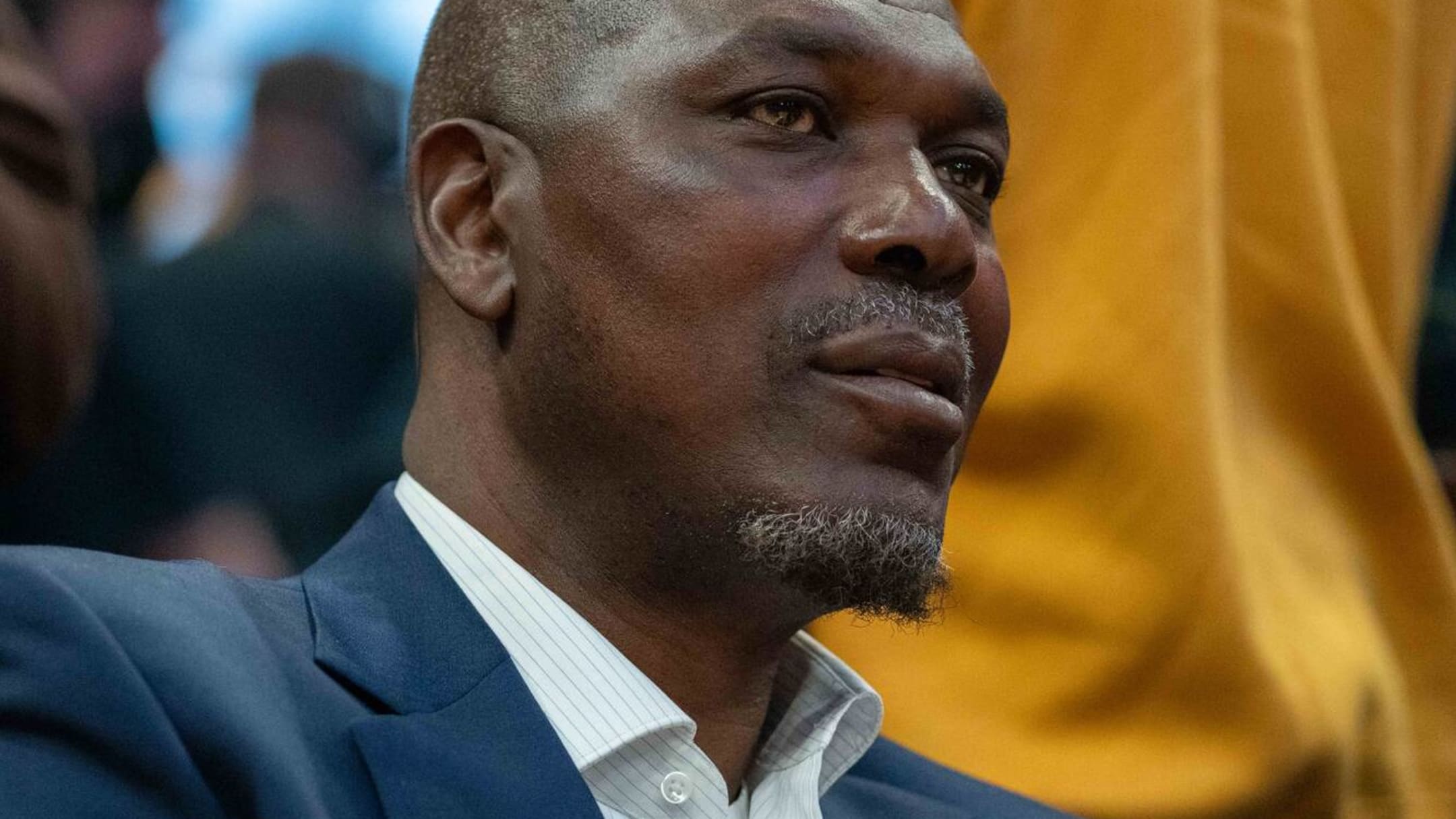 Michael Jordan Praised Hakeem Olajuwon For His Incredible