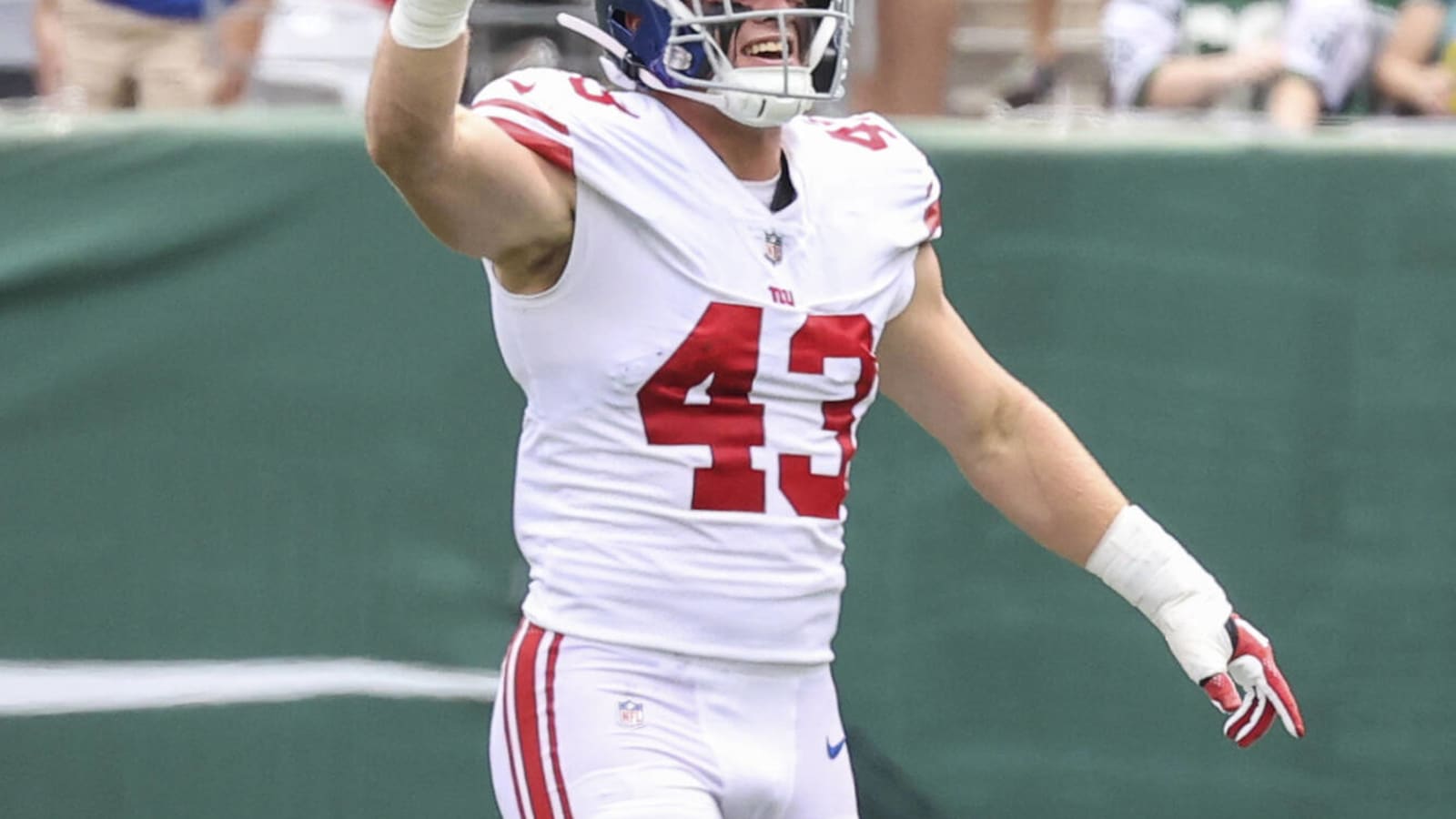 Giants: Which 2nd-year LB will win the starting job?