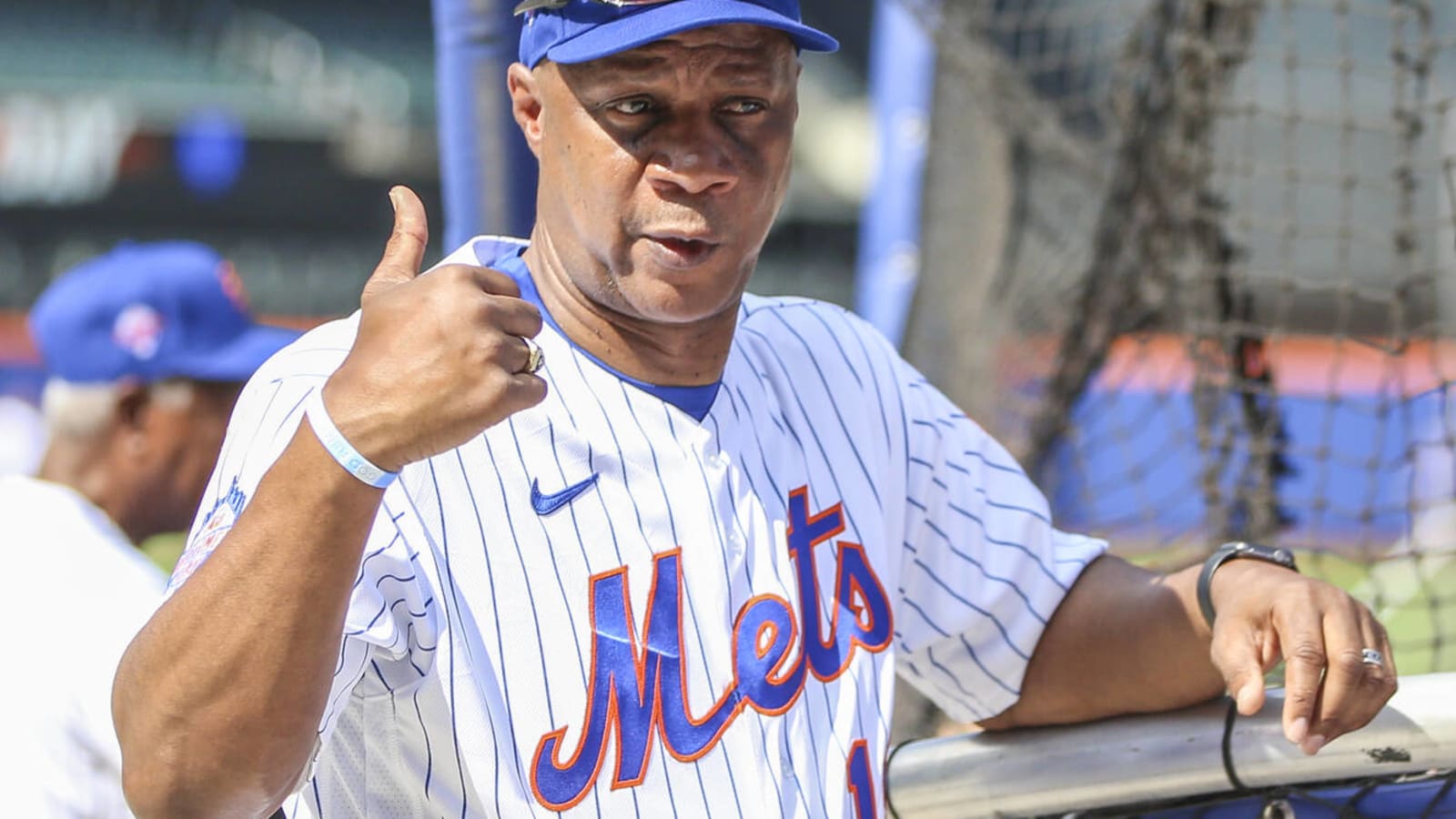 This Day In Dodgers History: Darryl Strawberry Signed To Contract
