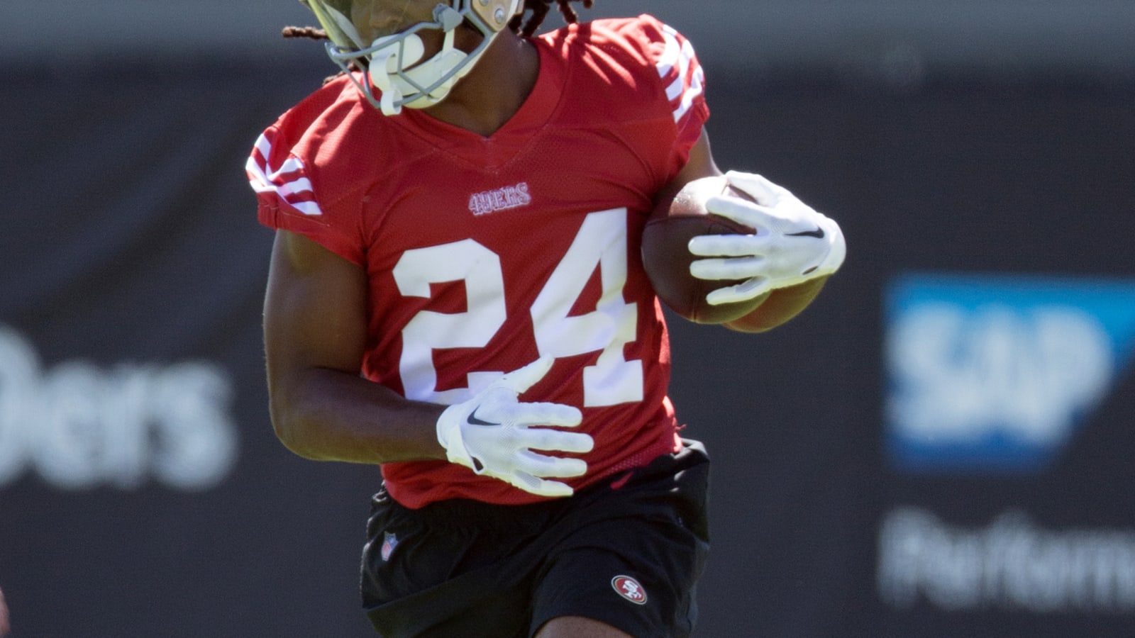 Jordan Mason reflects on rough start with 49ers coach, offseason growth
